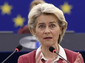 Европарламент обсудит вотум недоверия председателю Еврокомиссии фон дер Ляйен