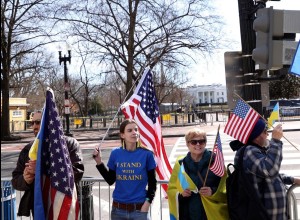 США готовят депортацию 240 тысяч украинских беженцев – Reuters