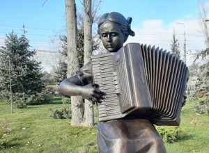 Александра Пахмутова: памятник юной музыкантше в героическом Сталинграде