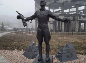 В Воронеже открыт памятник бойцам, закрывшим амбразуры врага в годы ВОВ