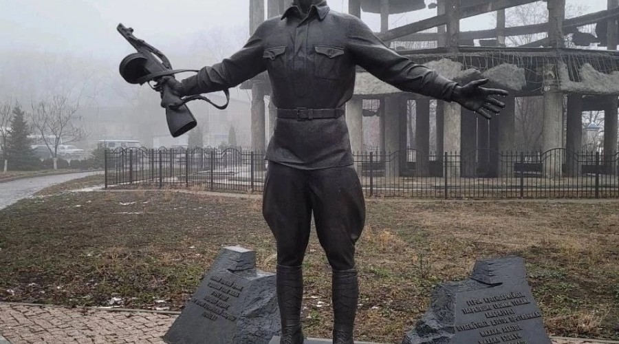 В Воронеже открыт памятник бойцам, закрывшим амбразуры врага в годы ВОВ