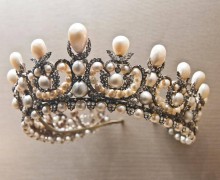 Из Лувра украли тиару и украшения императрицы Евгении
