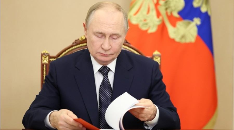 Путин провёл совещание с членами Совета Безопасности по вопросам информационной безопасности