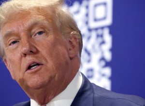 Трамп: Зеленскому придётся заключить сделку по Украине, США выступят посредником