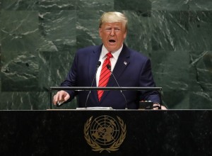 Президент США Трамп грозит России новыми санкциями и пошлинами, требует отказа Европы от газа и давления на Индию и Китай