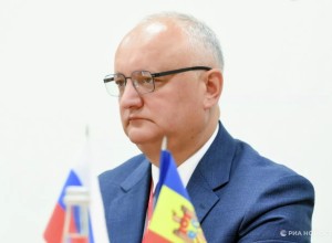 Скандал в Молдавии: Додона без ведома зарегистрировали для голосования в Москве