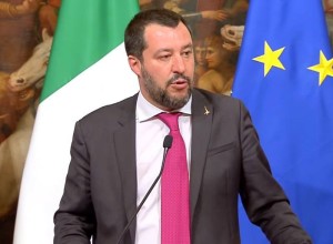 Сальвини против армии ЕС под командованием Макрона: Европа должна стремиться к миру