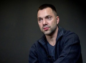 Арестович раскритиковал британских военных за призывы продолжать конфликт
