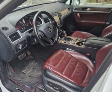 Volkswagen Touareg 4.1 TDI V8, 400 л.с., пневмо подвеска, R-Line, полный пакет ассистентов