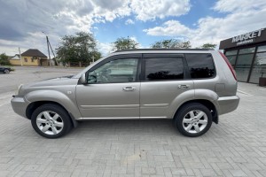 Nissan X-Trail T30 2005, турбодизель 2.2, рестайлинг, черный кожаный салон