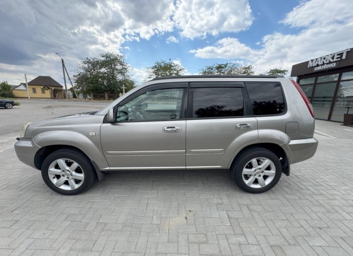 Nissan X-Trail T30 2005, турбодизель 2.2, рестайлинг, черный кожаный салон