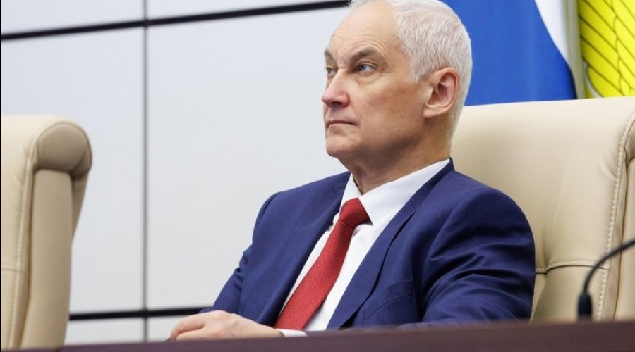 Министр обороны РФ поручил Генштабу принять меры против провокаций США в Чёрном море