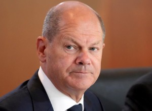 Шольц отверг требования России: Украина должна укреплять оборону