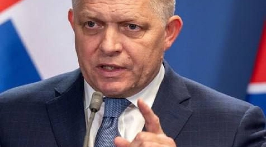 Фицо: Словакия не выделит средств на военные расходы Украины