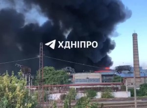Крупный пожар на складе в Днепропетровске: жители слышали взрывы