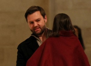 Вице-президент США осудил проукраинских активистов за преследование с дочерью
