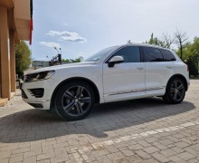 Volkswagen Touareg 4.1 TDI V8, 400 л.с., пневмо подвеска, R-Line, полный пакет ассистентов