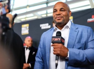 Дэниэл Кормье: Аспинэлл поступил умно, в отличие от Смита