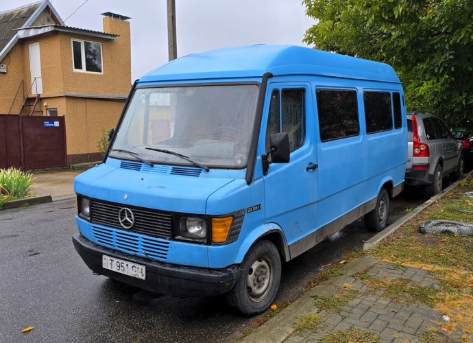 Mercedes-Benz 208D грузовой 2.3 дизель – продажа в Тирасполе