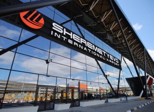 Драка в Шереметьево: конфликт из-за места и национальности на рейсе SU1347