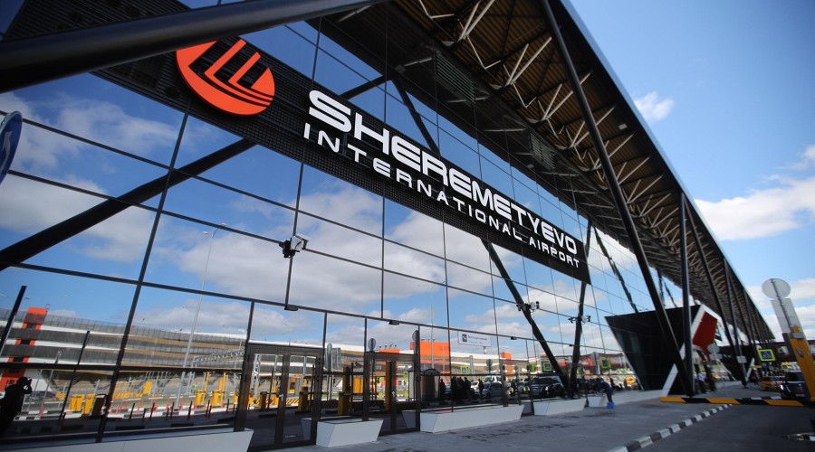 Драка в Шереметьево: конфликт из-за места и национальности на рейсе SU1347