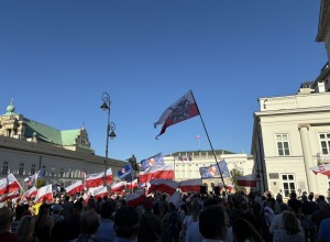 Антивоенный митинг в Варшаве: протест против участия Польши в конфликтах и «провоенной пропаганды»