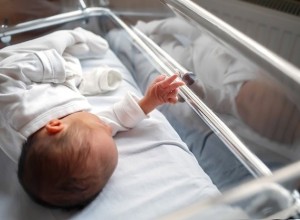В Бендерах месячный ребенок оказался в больнице с переломом костей черепа