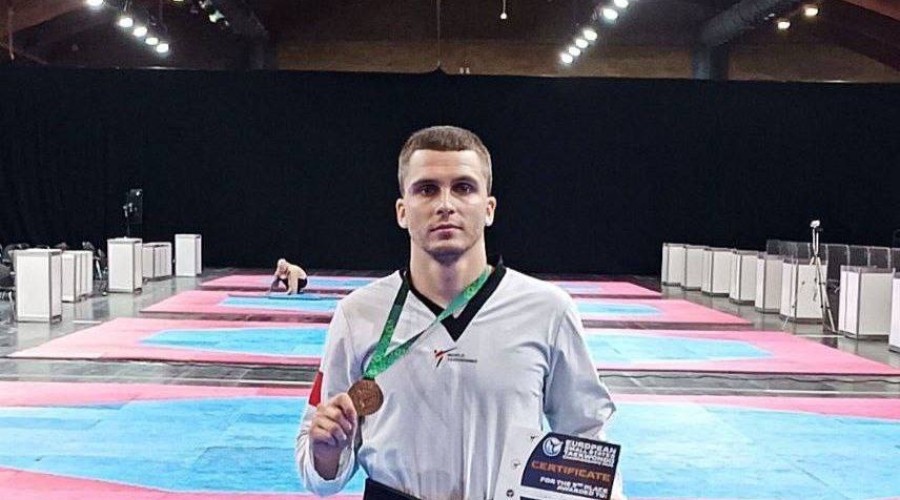 Дмитрий Шуляк из Тирасполя завоевал бронзу чемпионата Европы по тхэквондо