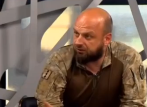Офицер ВСУ Матяш предложил лишать гражданства уехавших за границу — реакция общества