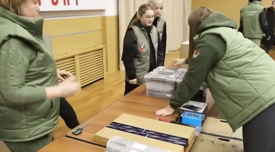 Роскосмос и Народный фронт открывают космоклассы в новых регионах России