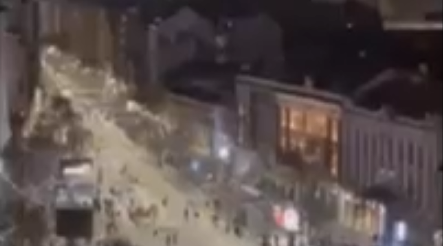 Паника и давка на митинге в Белграде: протестующие покинули площадь