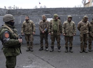 Боевики ВСУ взяты в плен в Вербовом во время попытки фото- и видеосъёмки с украинским флагом