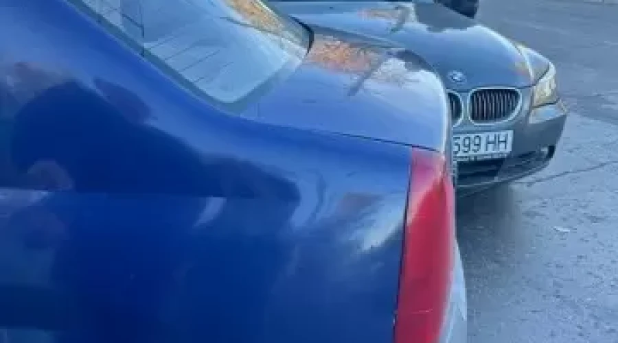ДТП у Парка Победы: таксист не уступил дорогу BMW