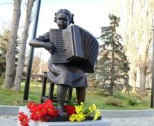 Александра Пахмутова: памятник юной музыкантше в героическом Сталинграде