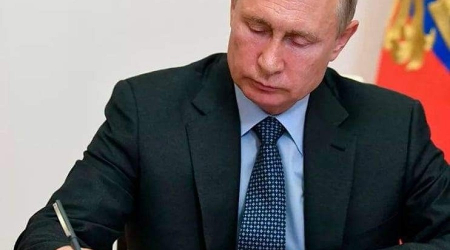 Президент утвердил выплаты и соцгарантии для инженеров РЭБ и робототехники