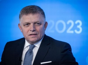Фицо о переговорах с Зеленским: важность суверенитета Украины и транзита