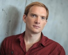 Андрей Бурковский продал свою квартиру в Москве и окончательно порвал связи с Россией