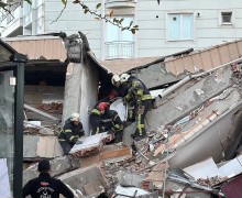 В Стамбуле обрушился дом: под завалами может быть семья из пяти человек