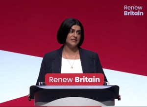 Глава МВД Британии Махмуд заявила о росте этнонационализма среди протестующих против мигрантов