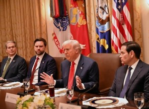 Трамп высмеял экономику России и пообещал оружие Украине