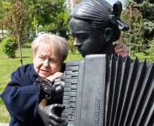 Александра Пахмутова: памятник юной музыкантше в героическом Сталинграде