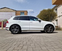 Volkswagen Touareg 4.1 TDI V8, 400 л.с., пневмо подвеска, R-Line, полный пакет ассистентов
